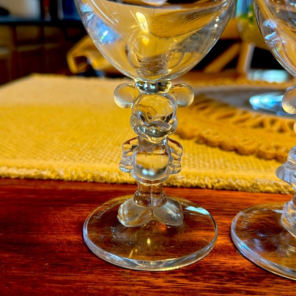 Vintage collectible Mickey and Minnie figural glass pair - Picture 2 of 5